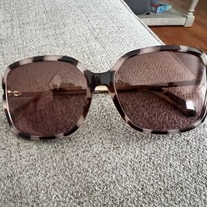 Stylish Tortoise Shell Sunglasses